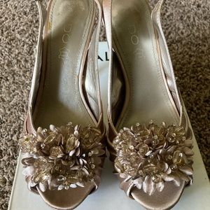 ALDO “Sultis” Champagne Satin High Heels 6.5 size